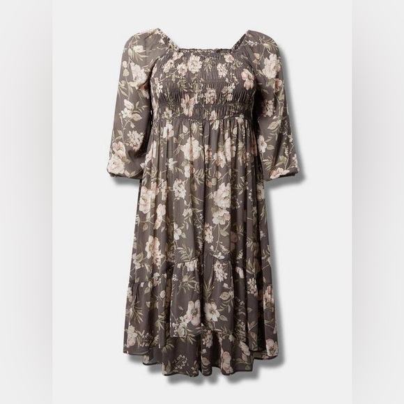 Torrid Smocked Chiffon Tunic Gray Floral Boho Size 2 - Picture 4 of 10